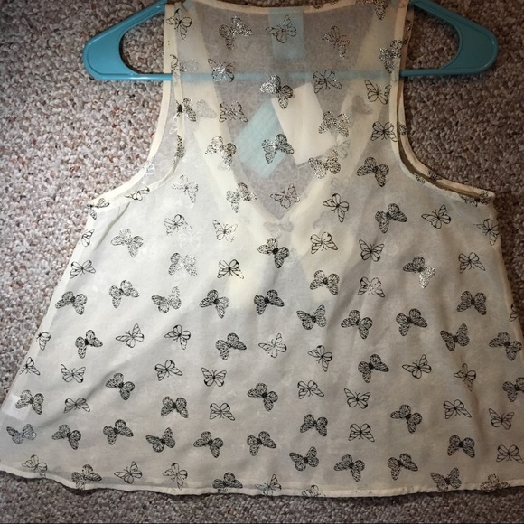 Butterfly Foil Flowing Top - Picture 7 of 8